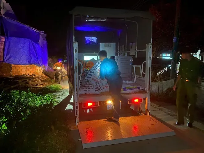 Đồng Nai: Công an sơ tán người dân vùng trũng khi thủy điện xả nước- Ảnh 4.