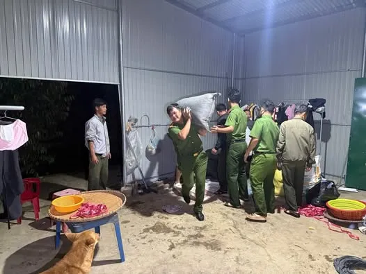 Đồng Nai: Công an sơ tán người dân vùng trũng khi thủy điện xả nước- Ảnh 7.