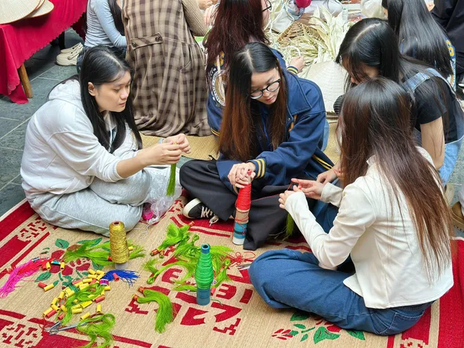 Ngày Di sản SIS 2025: Lan tỏa tinh thần gìn giữ di sản từ giảng đường đến cộng đồng- Ảnh 2.