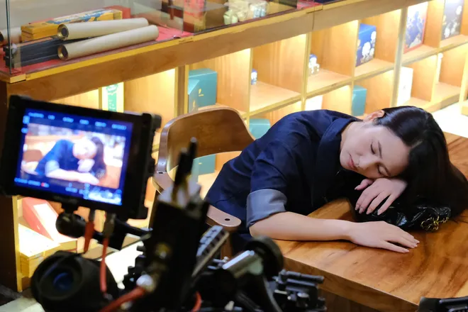 Gió ngang khoảng trời xanh: Hậu trường siêu đáng yêu của cặp Ngân và Dũng 'con bác Bơ'- Ảnh 5. Gió ngang khoảng trời xanh: Hậu trường siêu đáng yêu của cặp Ngân và Dũng 'con bác Bơ'- Ảnh 5.