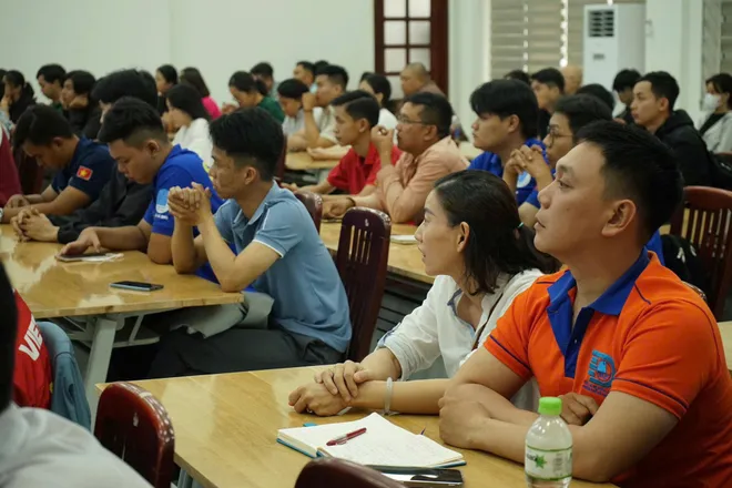 150 "đặc nhiệm" tình nguyện TP Hồ Chí Minh chi viện rốn lũ - Ảnh 4.