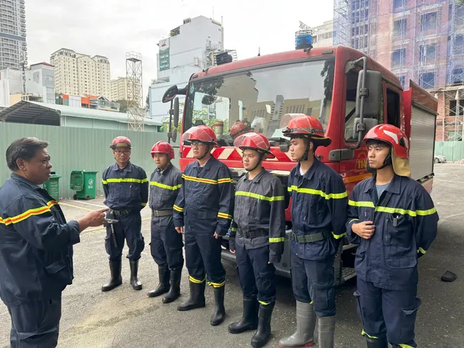 Công an TP Hồ Chí Minh thần tốc chi viện tâm lũ Đắk Lắk - Ảnh 1.