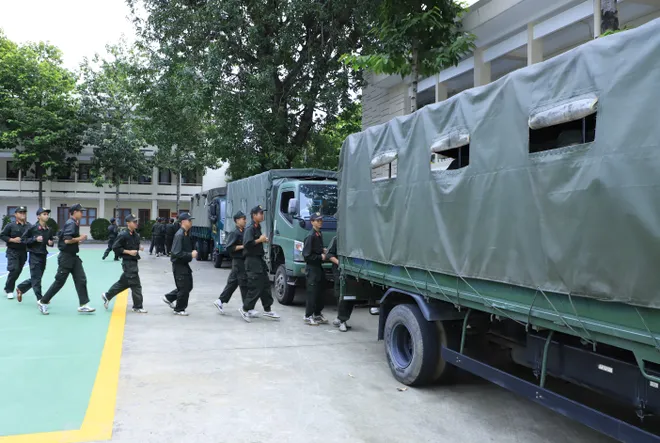 Công an Đồng Nai tăng cường lực lượng hỗ trợ Đắk Lắk ứng phó mưa lũ - Ảnh 5.