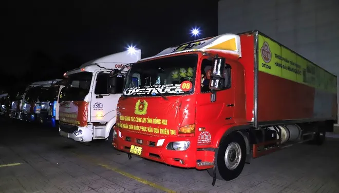 Khẩn trương làm sạch môi trường, ngăn nguy cơ dịch bệnh sau mưa lũ - Ảnh 4.