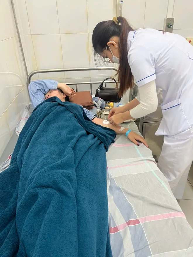 Người phụ nữ ở Hà Nội tố bị đôi nam nữ xông vào nhà hành hung, phải nhập viện điều trị - Ảnh 4.