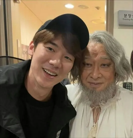 Nam chính "Khi điện thoại đổ chuông" tri ân cố diễn viên Lee Soon Jae - Ảnh 3.