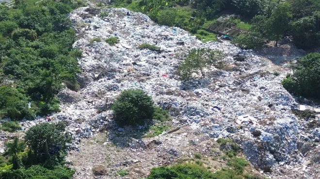 Hà Nội: “Điểm nóng” rác thải xây dựng tái xuất tại Xuân Đỉnh và Nghĩa Đô - Ảnh 6.