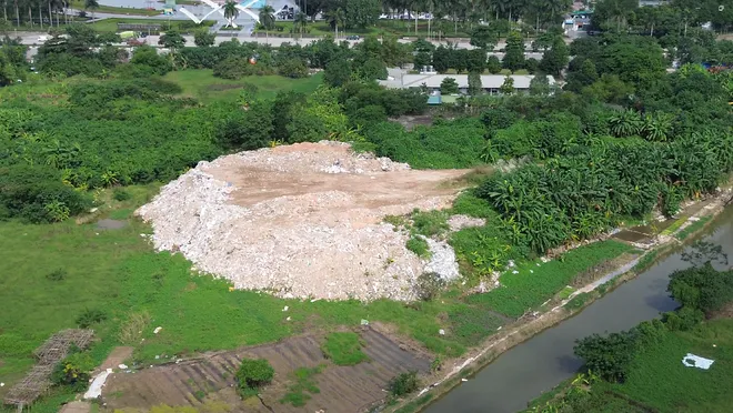 Hà Nội: “Điểm nóng” rác thải xây dựng tái xuất tại Xuân Đỉnh và Nghĩa Đô - Ảnh 3.