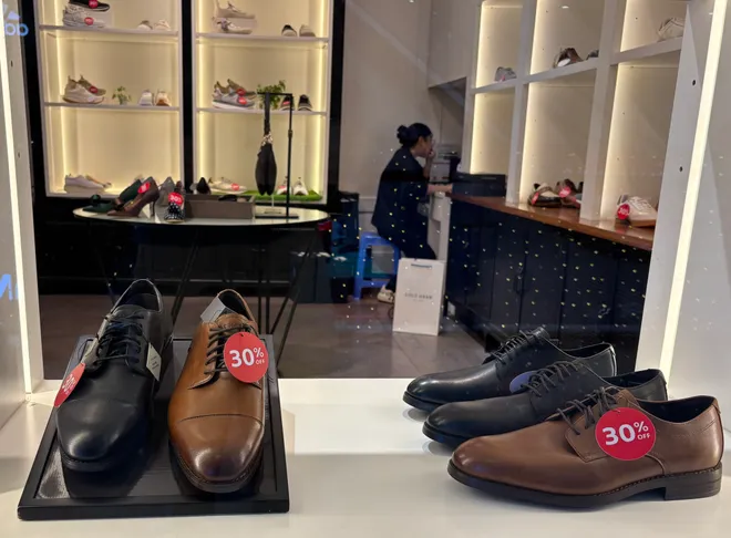 Black Friday 2025: Làn sóng "Sale sập sàn" tiếp diễn, người tiêu dùng Việt vẫn e dè - Ảnh 6.