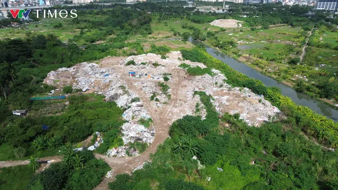 Hà Nội: “Điểm nóng” rác thải xây dựng tái xuất tại Xuân Đỉnh và Nghĩa Đô - Ảnh 1.