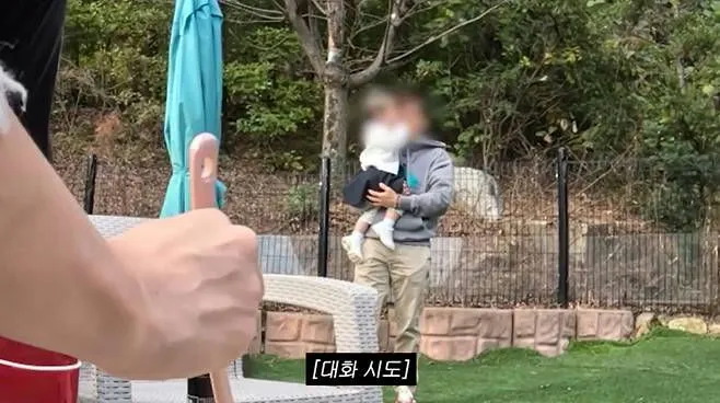 Khoảnh khắc đ&aacute;ng y&ecirc;u của Lee Byung Hun với con g&aacute;i được lan truyền rộng r&atilde;i - Ảnh 1.