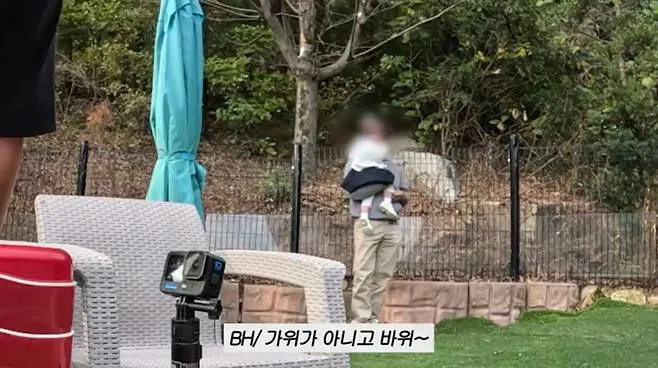 Khoảnh khắc đ&aacute;ng y&ecirc;u của Lee Byung Hun với con g&aacute;i được lan truyền rộng r&atilde;i - Ảnh 2.