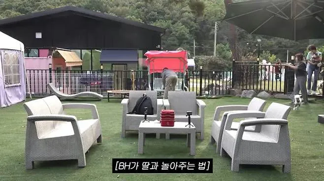 Khoảnh khắc đ&aacute;ng y&ecirc;u của Lee Byung Hun với con g&aacute;i được lan truyền rộng r&atilde;i - Ảnh 3.