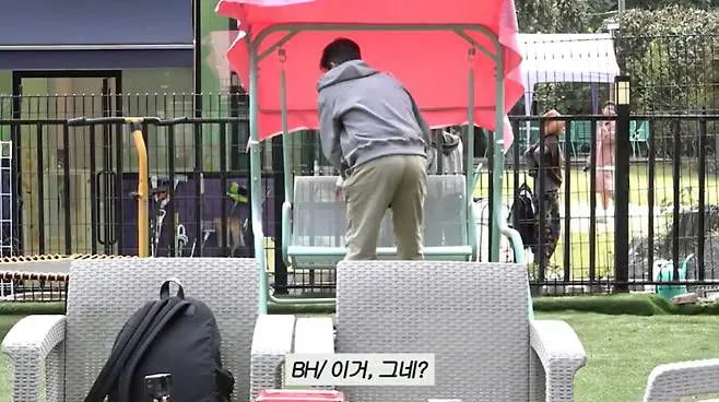 Khoảnh khắc đ&aacute;ng y&ecirc;u của Lee Byung Hun với con g&aacute;i được lan truyền rộng r&atilde;i - Ảnh 4.