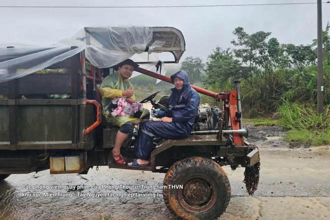 Khoảnh khắc đẹp tuần qua (24-30/11): Tình đồng bào trong giông bão- Ảnh 6. Khoảnh khắc đẹp tuần qua (24-30/11): Tình đồng bào trong giông bão- Ảnh 6.