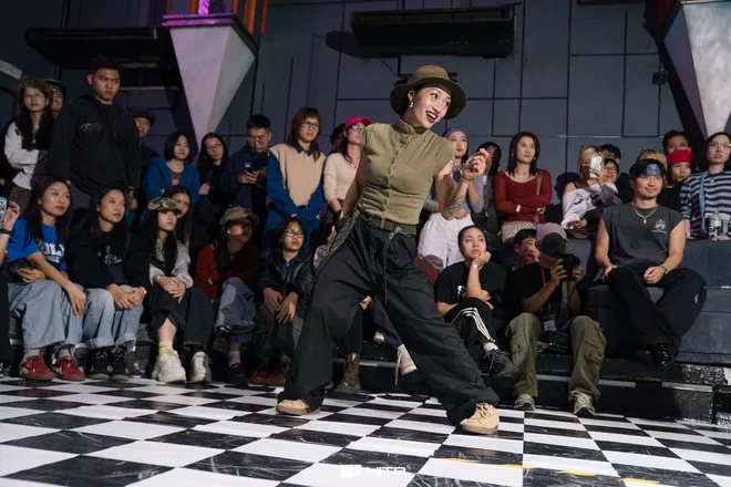 Chị đẹp Maitinhvi giành ngôi quán quân cuộc thi nhảy quốc tế- Ảnh 1. Chị đẹp Maitinhvi giành ngôi quán quân cuộc thi nhảy quốc tế- Ảnh 1.