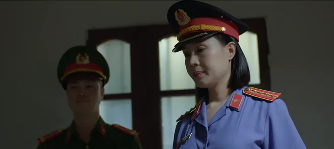 Lằn ranh - Tập 22: Hàng loạt quan chức Việt Đông bị bắt vì đánh bạc- Ảnh 6. Lằn ranh - Tập 22: Hàng loạt quan chức Việt Đông bị bắt vì đánh bạc- Ảnh 6.