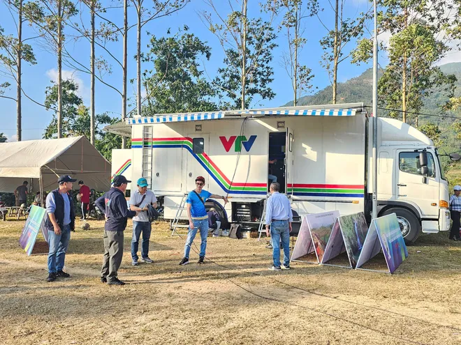 Kỳ tích nơi bản làng: Vì sao bóng đá nữ các dân tộc thiểu số tỉnh Quảng Ninh mở rộng chinh phục sóng truyền hình quốc gia?- Ảnh 2. Kỳ tích nơi bản làng: Vì sao bóng đá nữ các dân tộc thiểu số tỉnh Quảng Ninh mở rộng chinh phục sóng truyền hình quốc gia?- Ảnh 2.