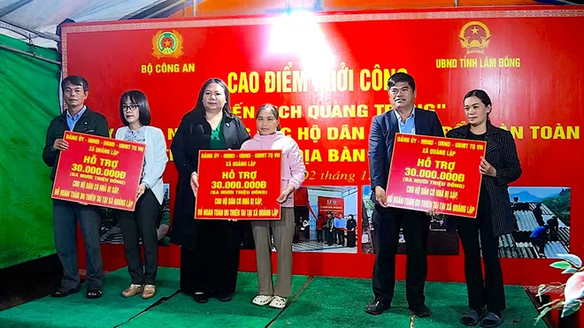Công an phát động “Chiến dịch Quang Trung” dựng lại nhà cho người dân tại Lâm Đồng- Ảnh 4. Công an phát động “Chiến dịch Quang Trung” dựng lại nhà cho người dân tại Lâm Đồng- Ảnh 4.