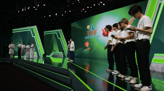 Sinh viên thế hệ mới - Tập 5: Cuộc đối đầu ngang tài ngang sức của ĐH Kinh tế - Tài chính TP HCM và ĐH Lạc Hồng - Ảnh 2.