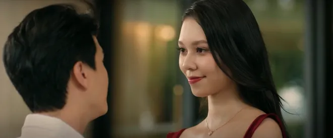 Cách em 1 milimet - Tâp 28: Viễn chê chị em Ngân - Bách "mắt toét như nhau", bố Thư không muốn Biên làm con rể- Ảnh 5. Cách em 1 milimet - Tâp 28: Viễn chê chị em Ngân - Bách "mắt toét như nhau", bố Thư không muốn Biên làm con rể- Ảnh 5.