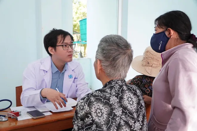 Bộ đội biên phòng hỗ trợ dân Lâm Đồng sau lũ - Ảnh 6.