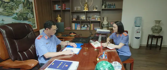 Lằn ranh - Tập 26: Chấn đứng trước nguy cơ gia đình tan vỡ, lĩnh án tù - Ảnh 11.