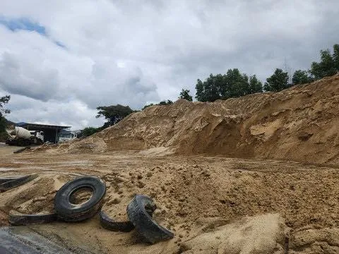 Khởi tố vụ khai thác cát trái phép quy mô lớn trên sông Đồng Nai - Ảnh 5.