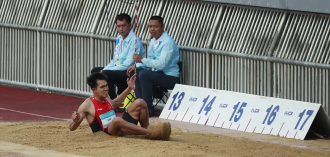 Khoảnh khắc đáng nhớ trong ngày "Thể thao nữ hoàng" Việt Nam ra quân SEA Games 33- Ảnh 2. Khoảnh khắc đáng nhớ trong ngày "Thể thao nữ hoàng" Việt Nam ra quân SEA Games 33- Ảnh 2.