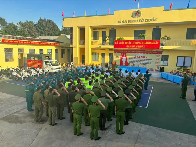 Đồng Nai đồng loạt ra qu&acirc;n cao điểm tấn c&ocirc;ng tội phạm, bảo đảm an ninh c&aacute;c sự kiện lớn năm 2026 - Ảnh 15.