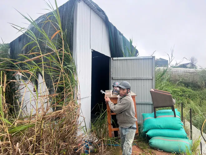 L&acirc;m Đồng: Cưỡng chế ph&aacute; dỡ 6 c&ocirc;ng tr&igrave;nh kh&ocirc;ng ph&eacute;p ở phường Xu&acirc;n Trường - Ảnh 10.