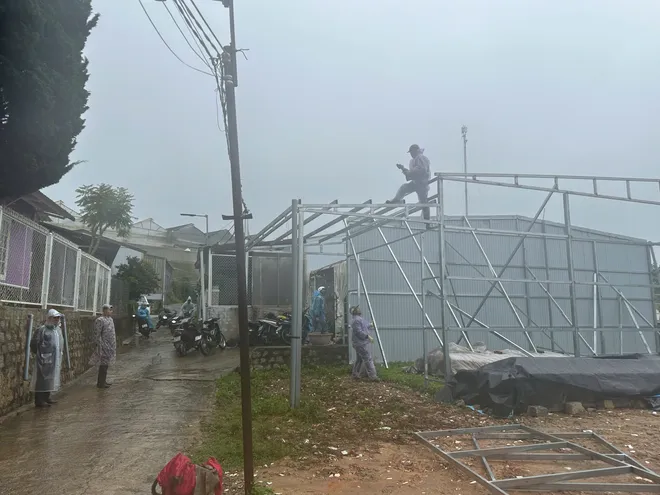 L&acirc;m Đồng: Cưỡng chế ph&aacute; dỡ 6 c&ocirc;ng tr&igrave;nh kh&ocirc;ng ph&eacute;p ở phường Xu&acirc;n Trường - Ảnh 6.