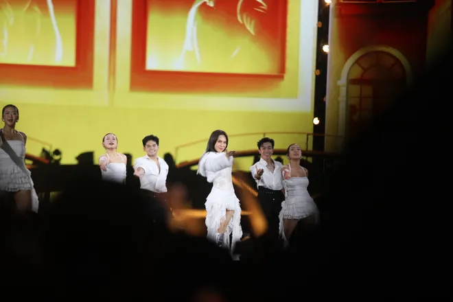 Mỹ T&acirc;m v&agrave; See the light: Trọn vẹn với những năng lượng rạng rỡ nhất - Ảnh 9.