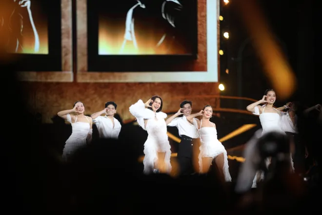 Mỹ T&acirc;m v&agrave; See the light: Trọn vẹn với những năng lượng rạng rỡ nhất - Ảnh 11.