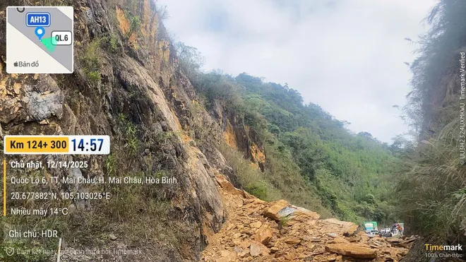 Phú Thọ: Sạt lở nghiêm trọng trên QL6 khiến ít nhất 2 người tử vong - Ảnh 3.