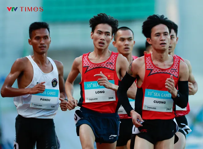 Những tấm HCV SEA Games 33 giàu cảm xúc trong ngày Điền kinh "thăng hoa" tại Supachalasai- Ảnh 7.