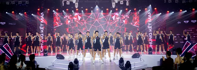 Chung kết Cuộc thi Manhunt Vietnam 2025 đặt c&acirc;u hỏi cho th&iacute; sinh về nạn lừa đảo trực tuyến - Ảnh 4.