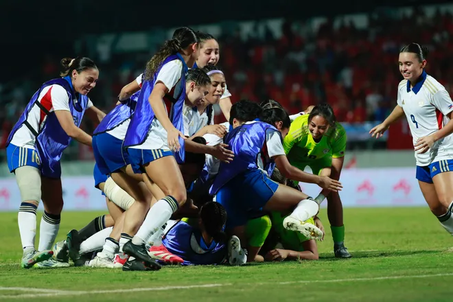 Thua ở loạt luân lưu, bóng đá nữ Việt Nam khép lại gần một thập kỷ thống trị SEA Games- Ảnh 2.