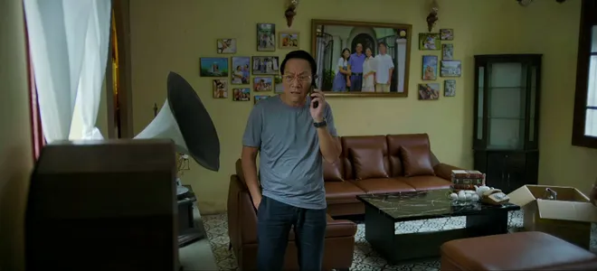 Th&aacute;i Sơn t&aacute;i xuất với m&agrave;n m&ocirc;i giới bất động sản ở tập 9 Gia đ&igrave;nh tr&aacute;i dấu - Ảnh 3.