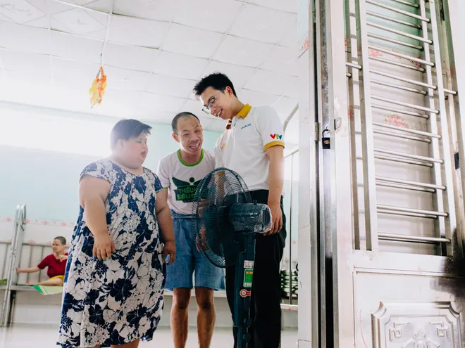 Chuyến xe tử tế th&aacute;ng 12 mang ấm &aacute;p về b&ecirc;n ng&ocirc;i nh&agrave; của chữ &ldquo;thương&rdquo;- Ảnh 9.