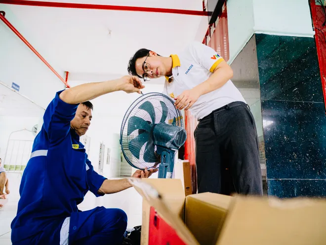 Chuyến xe tử tế th&aacute;ng 12 mang ấm &aacute;p về b&ecirc;n ng&ocirc;i nh&agrave; của chữ &ldquo;thương&rdquo;- Ảnh 8.