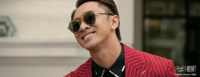 C&aacute;ch em 1 milimet - Tập 32: Ho&agrave;ng cận ch&ecirc; nh&oacute;m Đại bản doanh "ph&egrave;n", nhận m&igrave;nh l&agrave; "m&atilde;nh th&uacute;"- Ảnh 2.