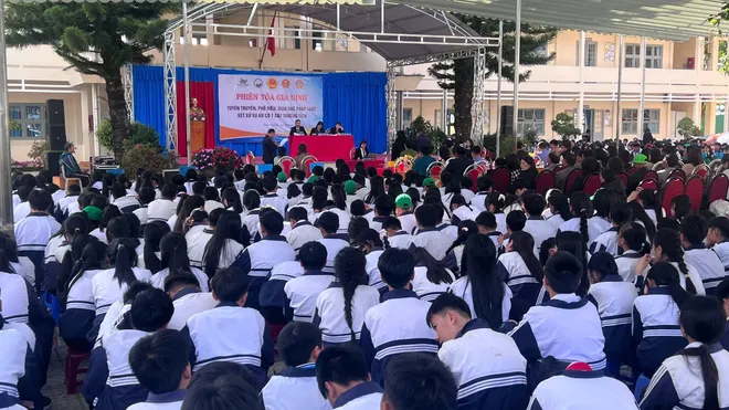 L&acirc;m Đồng: Phi&ecirc;n t&ograve;a giả định cảnh tỉnh bạo lực học đường- Ảnh 7.