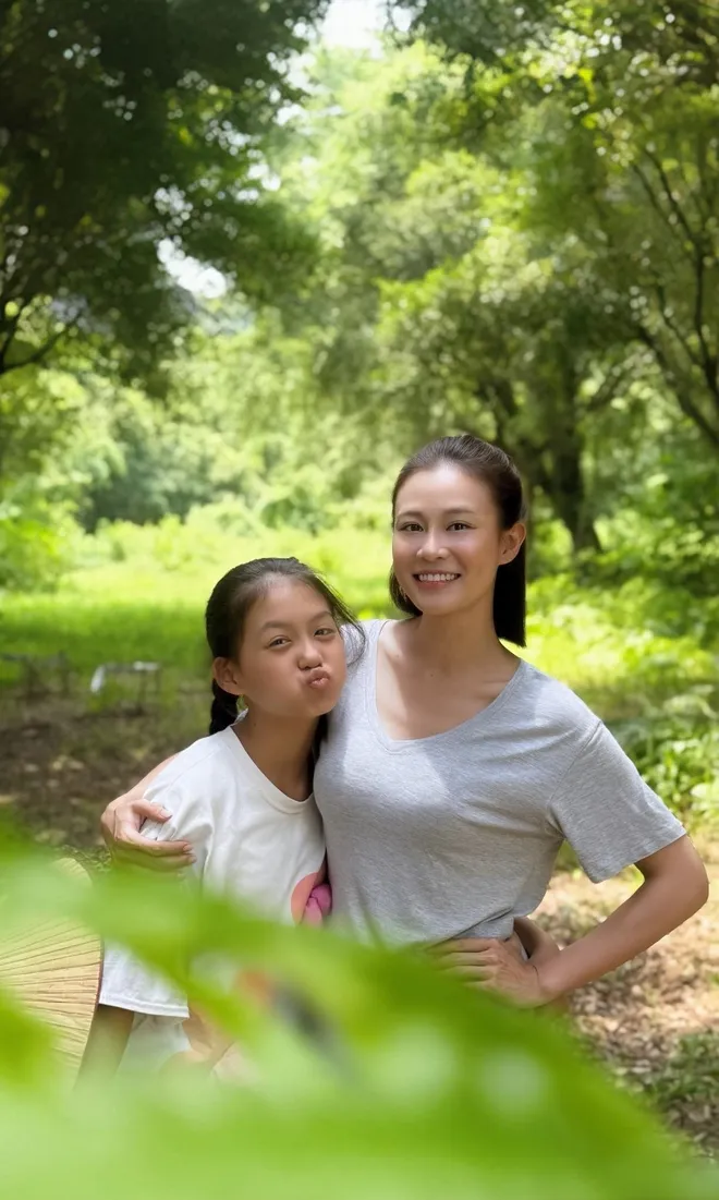 C&aacute;ch em 1 milimet: To&agrave;n bộ d&agrave;n diễn vi&ecirc;n lớn - b&eacute; lần đầu hội ngộ ở l&agrave;ng M&acirc;y- Ảnh 4.