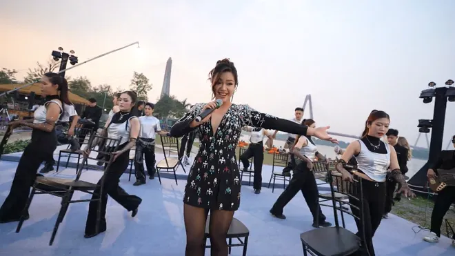 Phương Vy nh&igrave;n lại 18 năm sự nghiệp tại chương tr&igrave;nh Showtime- Ảnh 4.