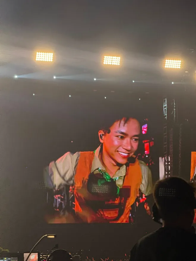 Gia đ&igrave;nh Haha h&eacute; lộ EP mới ngay tr&ecirc;n s&acirc;n khấu Y Concert - Ảnh 1.