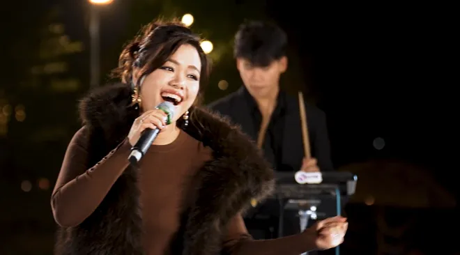 Ca sĩ Phương Vy: Mong mọi người c&oacute; thể tự h&agrave;o về ch&iacute;nh m&igrave;nh, y&ecirc;u thương bản th&acirc;n - Ảnh 1.