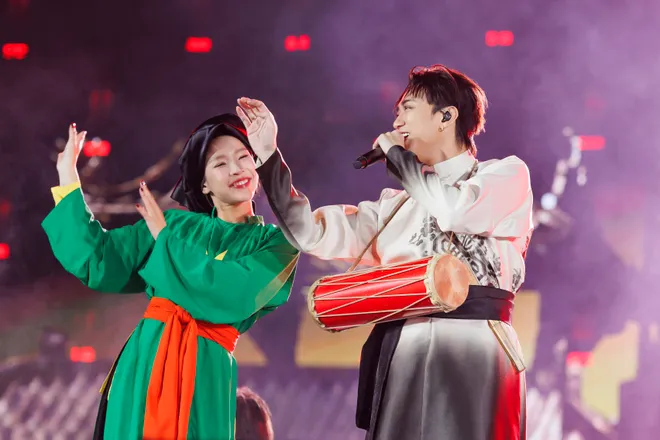 Hơn 50 nghệ sĩ ch&aacute;y tại Y Concert - Ảnh 10.