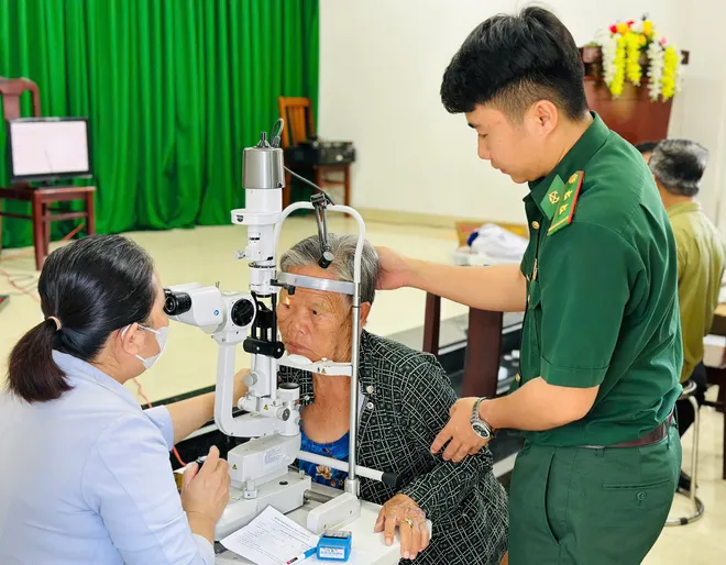 Bộ đội Bi&ecirc;n ph&ograve;ng TP Hồ Ch&iacute; Minh với chuỗi hoạt động tri &acirc;n nh&acirc;n ng&agrave;y 22/12 - Ảnh 5.