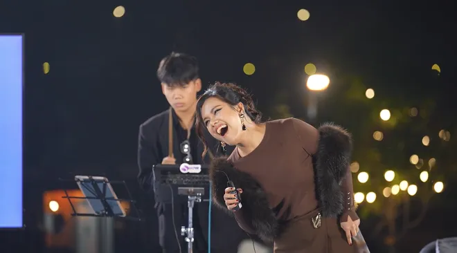 Ca sĩ Phương Vy: Mong mọi người c&oacute; thể tự h&agrave;o về ch&iacute;nh m&igrave;nh, y&ecirc;u thương bản th&acirc;n - Ảnh 8.